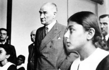 Bas-Ogretmen-Ataturk